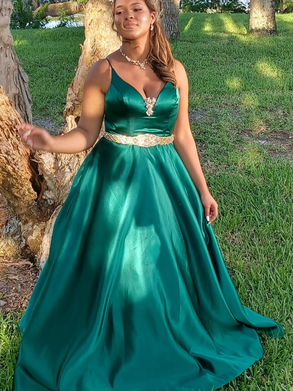Elegant satin dress with hand-crafted details. Size M.
